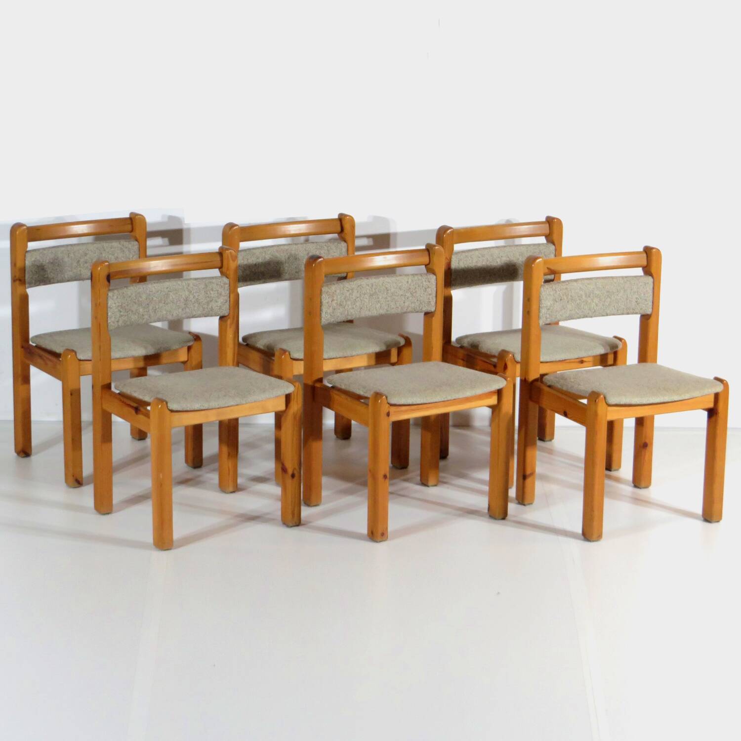 Set of six solid pine vintage mid century modern dining chairs by Danish Thorsø Møbelfabrik, 1960s