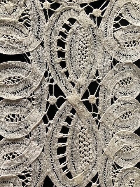 Antique Brussels lace placemat Alost 24x15