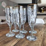 Set of 6 vintage champagne flutes with scrolled drinking rim and gold trim