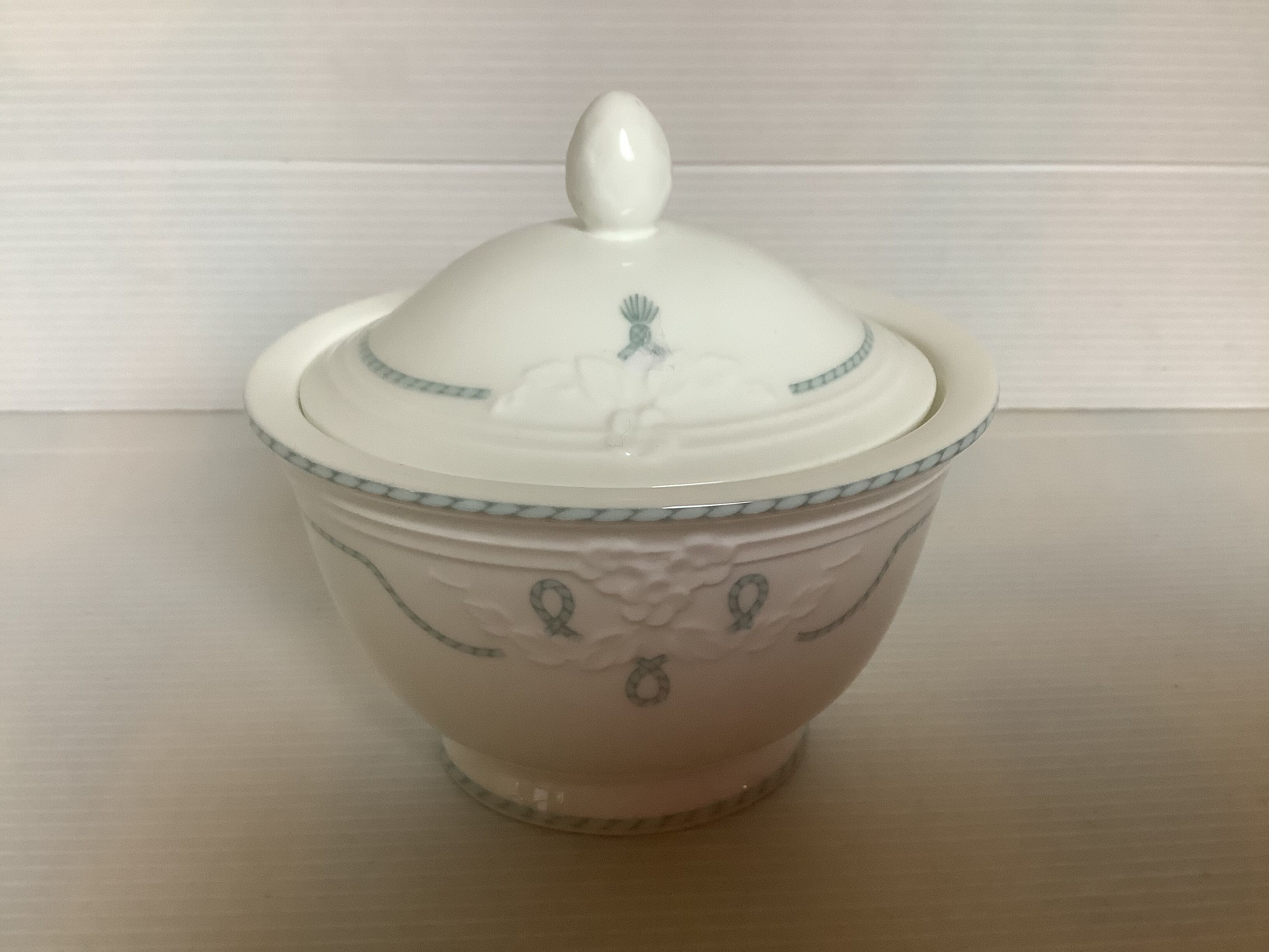 Sweet box candy box Amado Villeroy and Boch