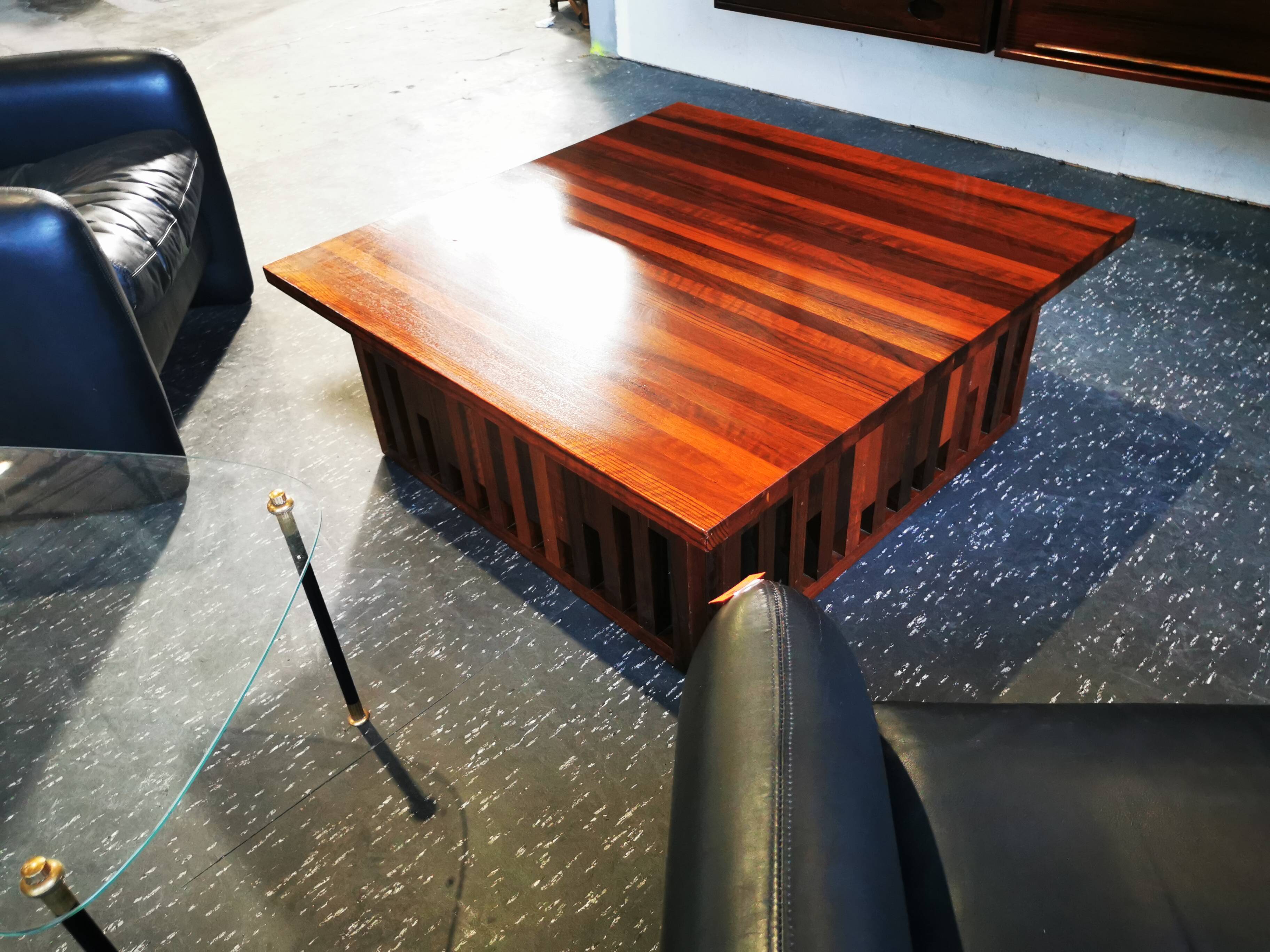 Table basse XL design vintage en bois exotique