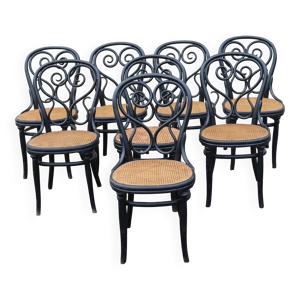 8 chaises Thonet modèle