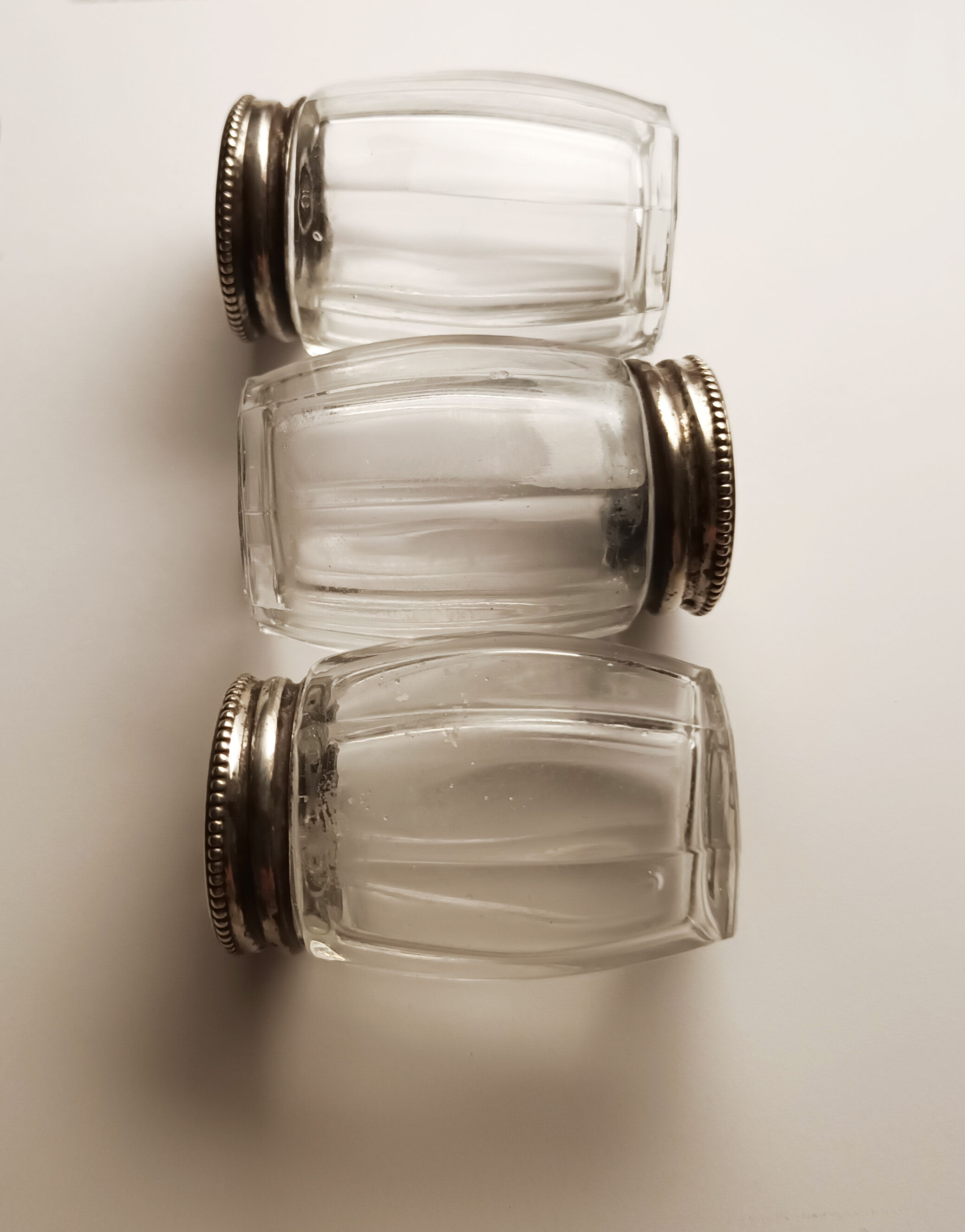 3 table salt shakers in crystal and silver-plated metal