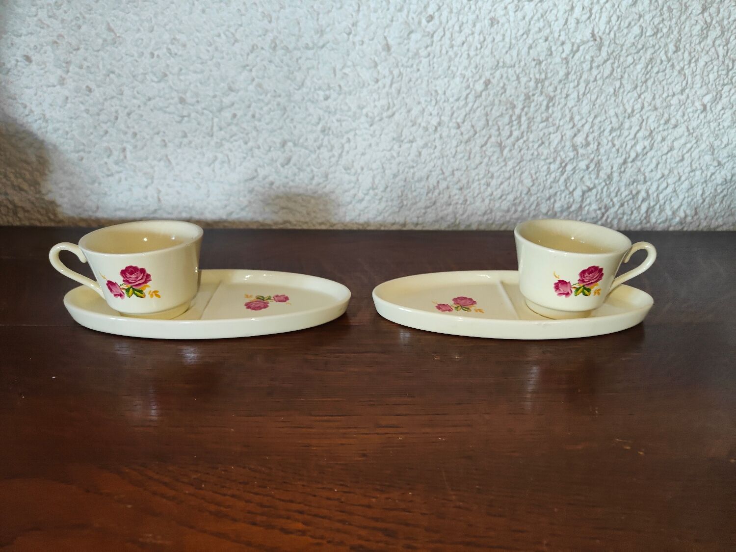 Head to head with retro flower decoration