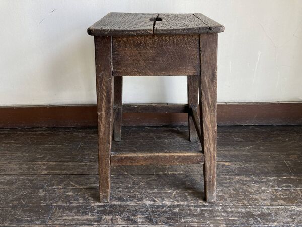 Tabouret de campagne 19e en chêne