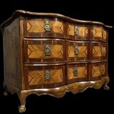 Crossbow commode from the Louis XV period in noble wood marquetry, 18th century.