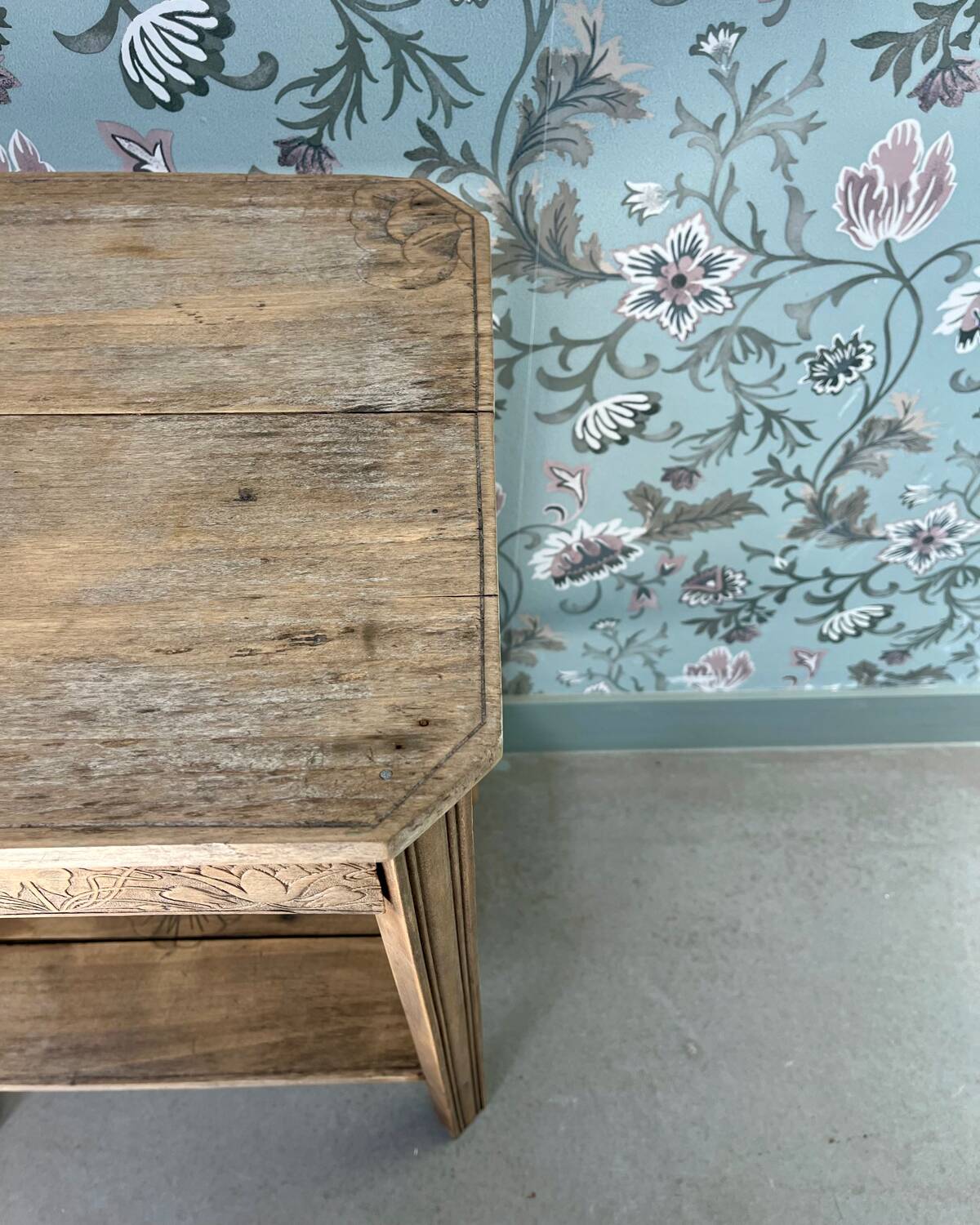 Art Deco console / side table