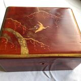 Lacquered wooden box