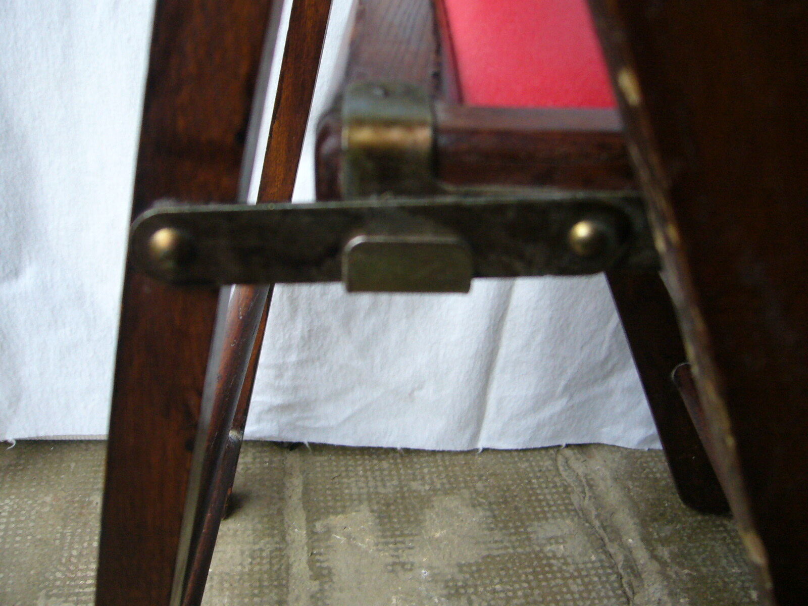Wooden folding chairs and 60s shanghai skai