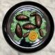 Assiette vintage barbotine Vallauris trompe l’oeil