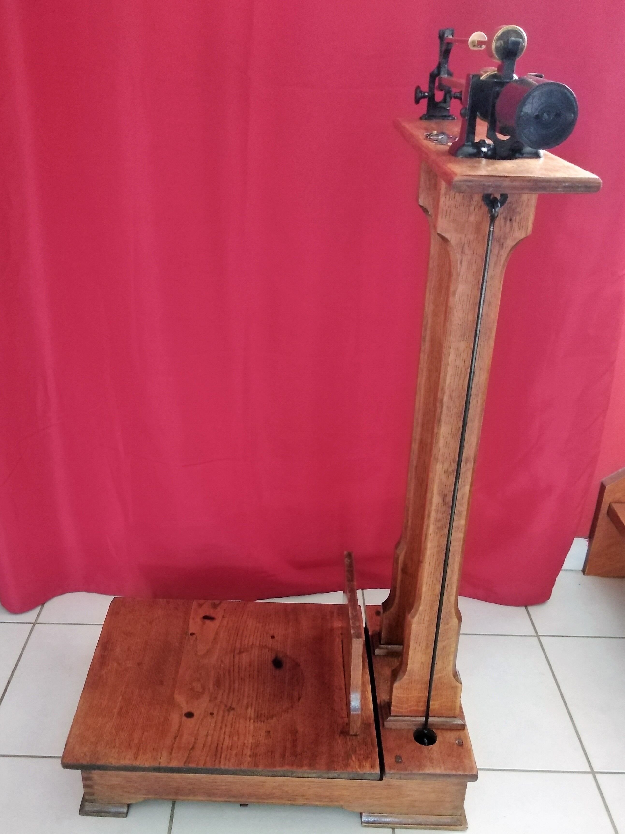 Weighs old person TESTUT