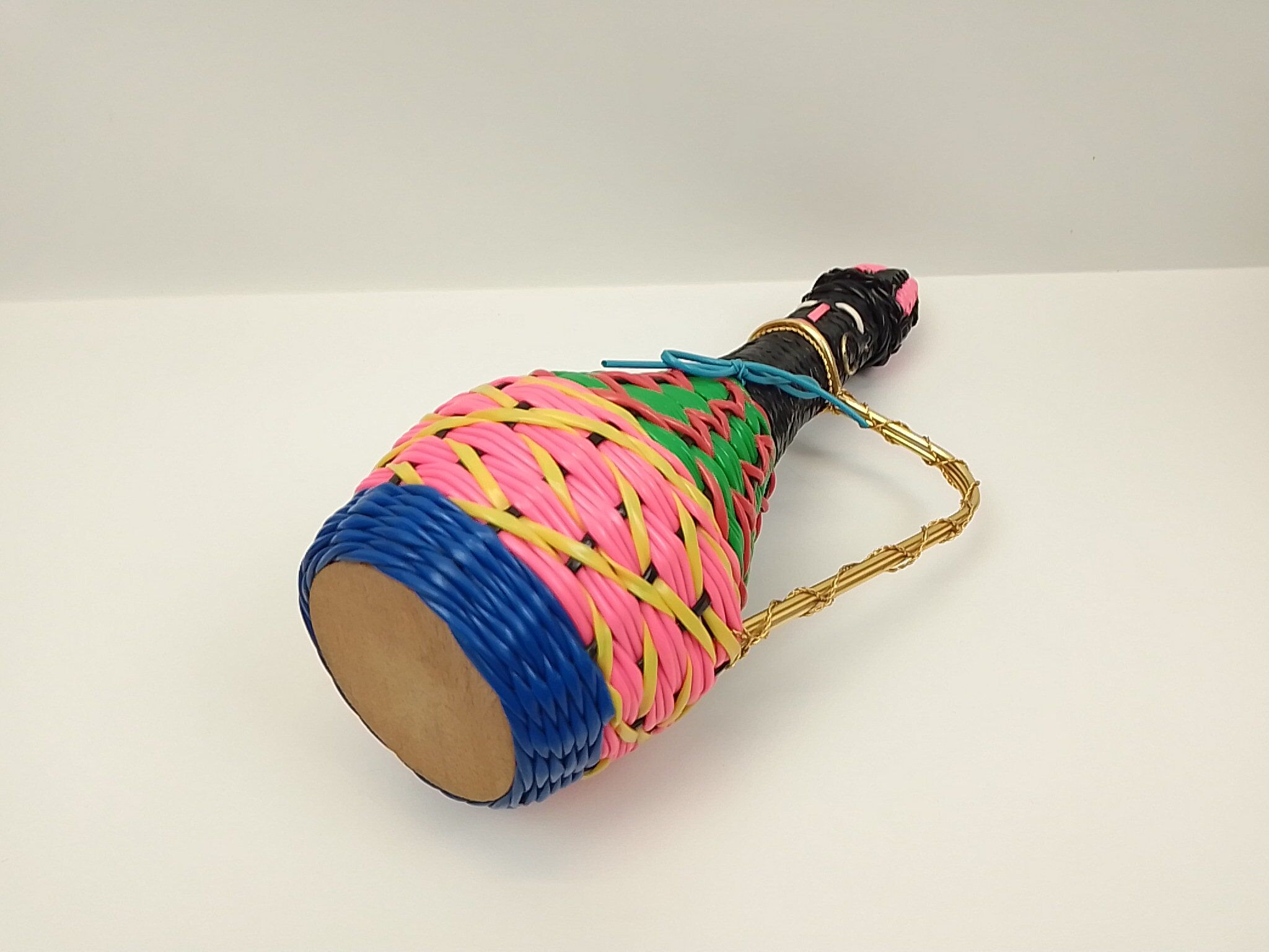 Bottle scoubidou a handle 28 cm