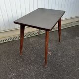 Table basse pieds fuselée