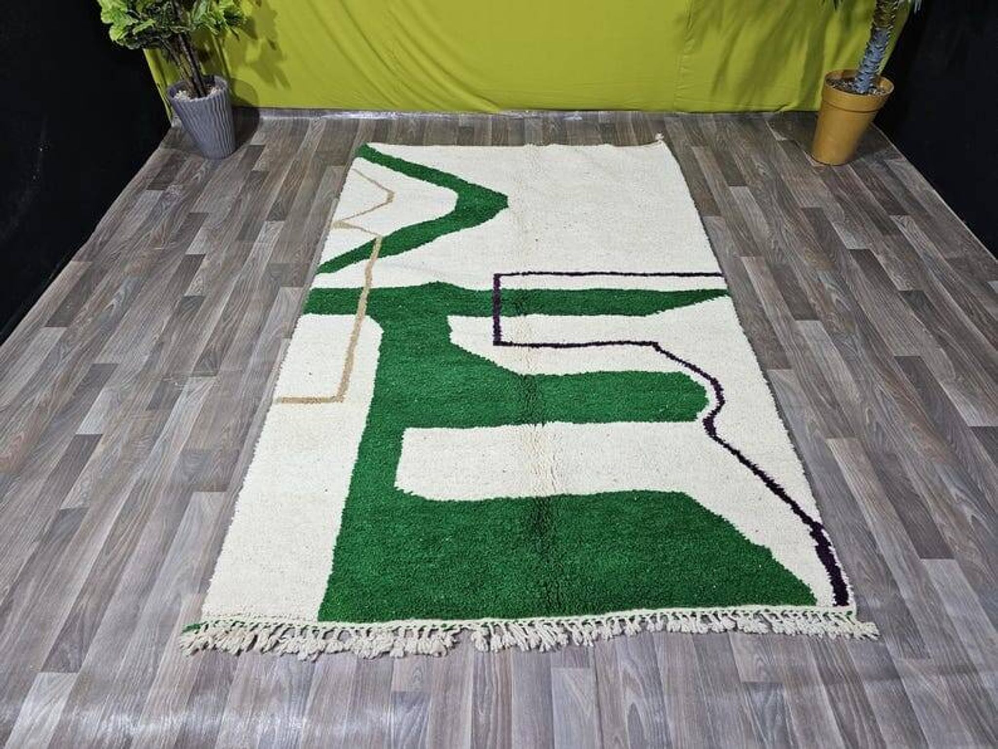 Traditional pure wool handwoven rug size 150/250 cm