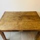 Très belle table de ferme vintage en bois massif