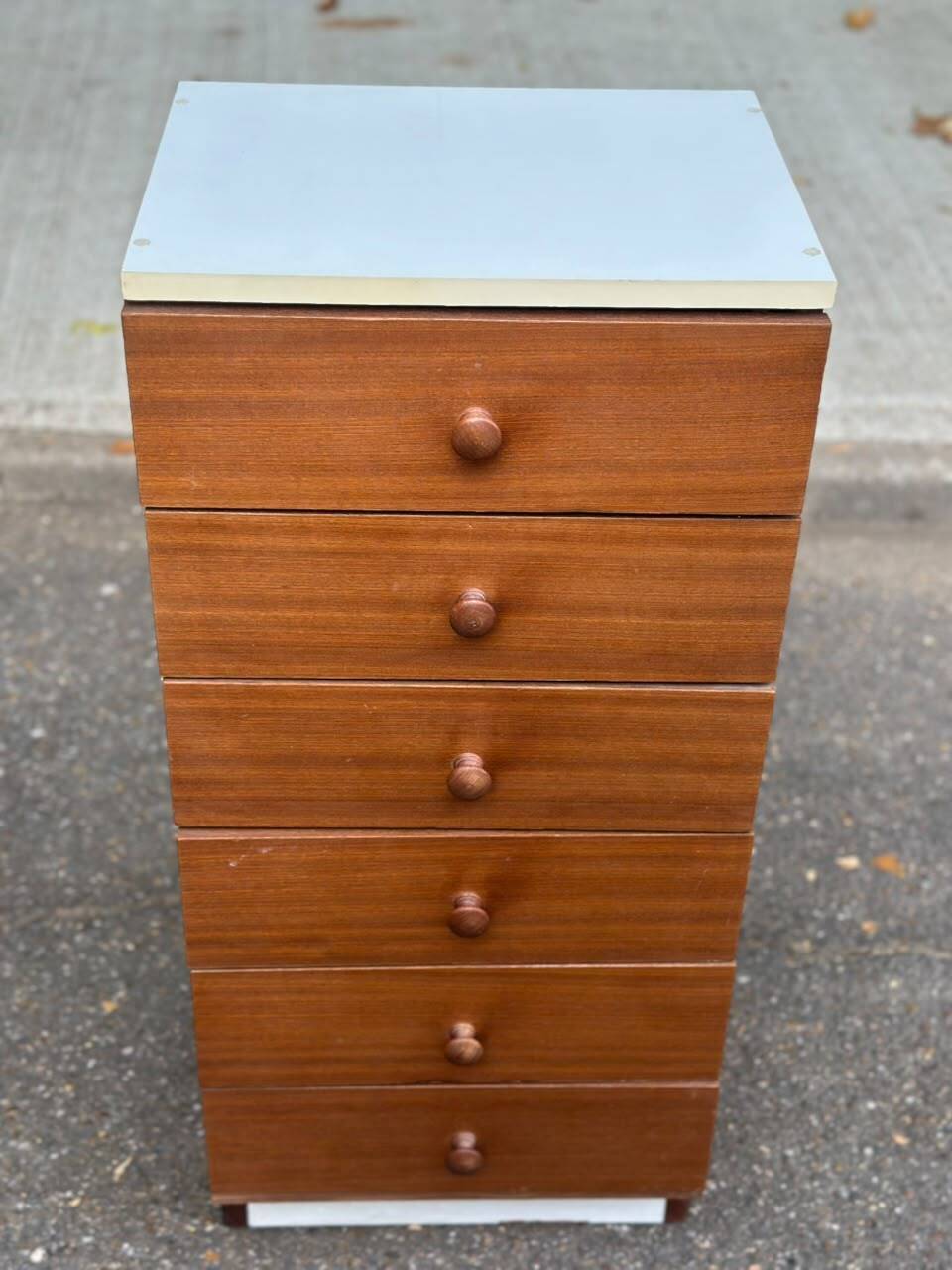 Scandinavian Mid-Century Modern chest of drawers with 6 mahogany and white wood drawers 19