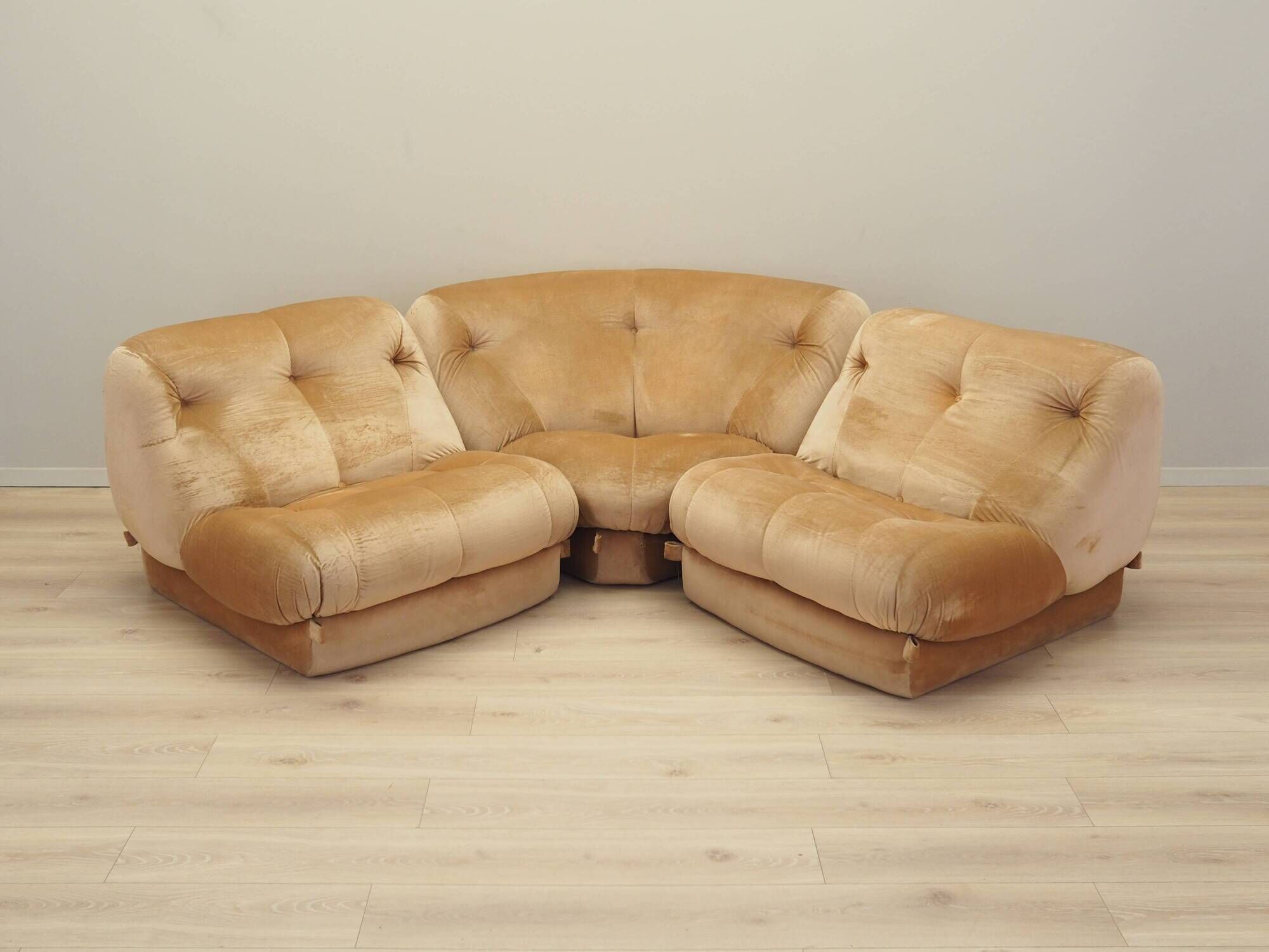 Modular sofa, Italian design, 1970s, designer: Rino Maturi, manufacturer: M