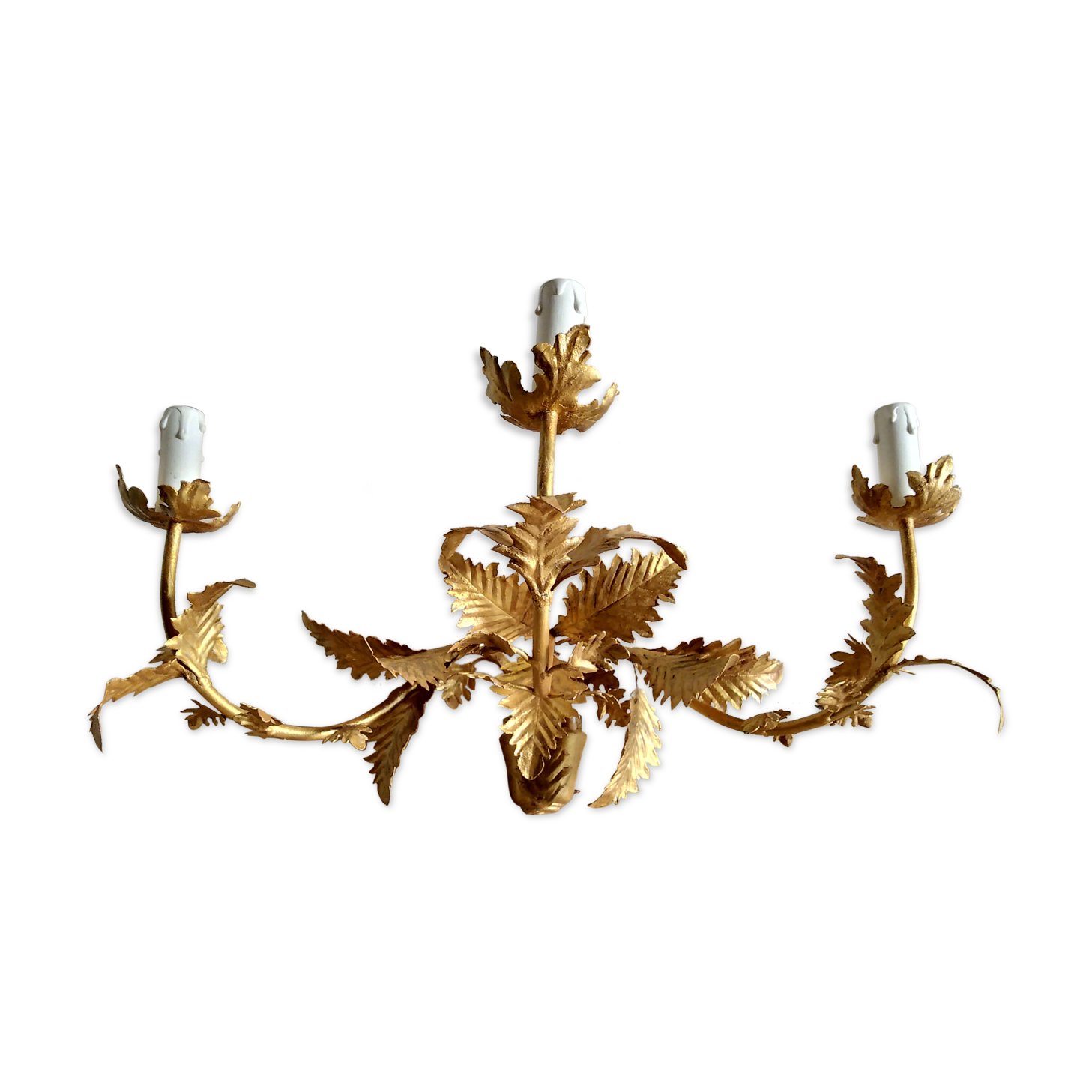 Applies three branches in gilded iron