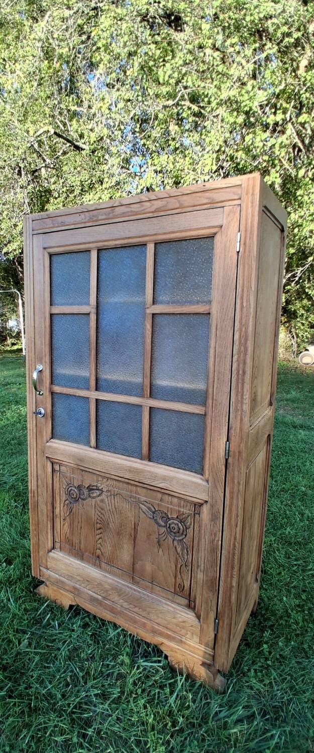 Glass-fronted hosiery cabinet