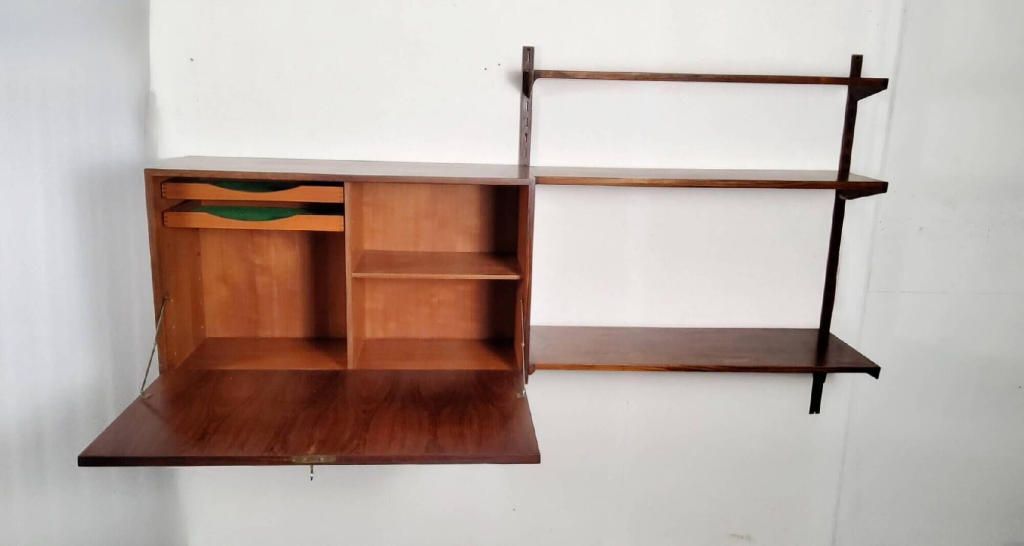 Etagere secrétaire mural scandinave en bois Design Kai Kristiansen