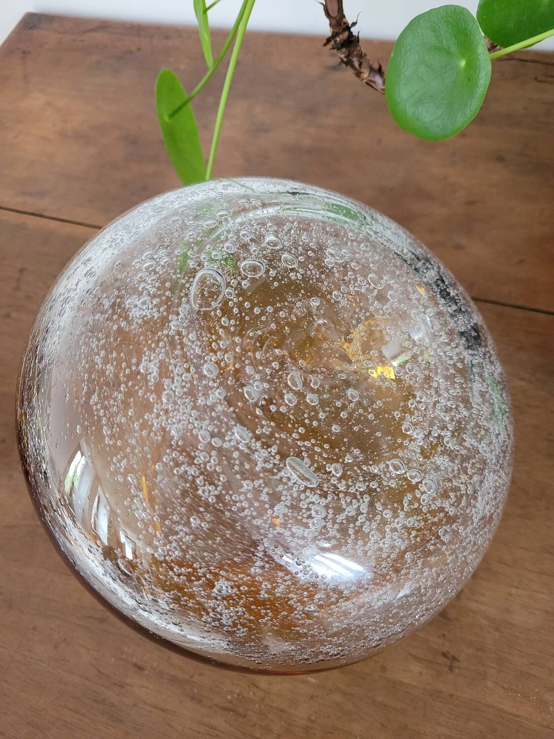 Vase boule en verre soufflé