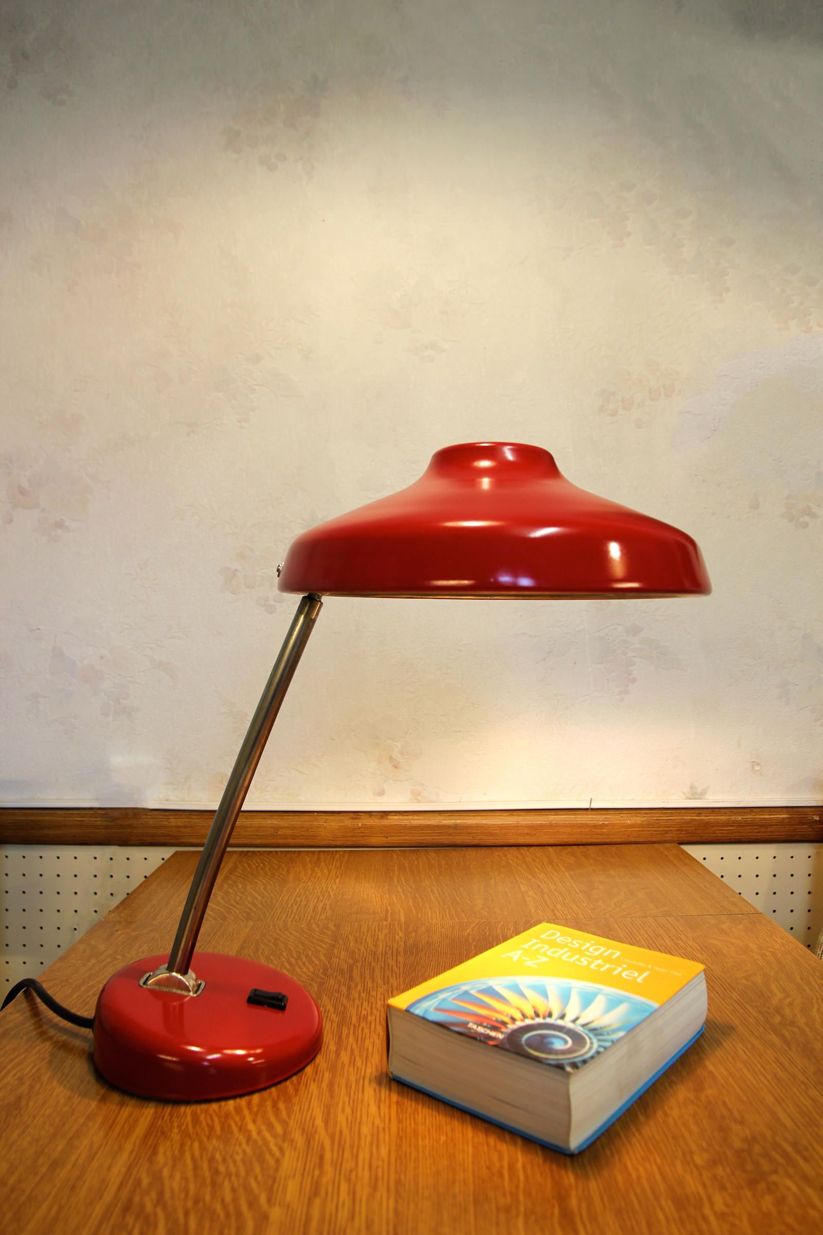 Carmine red saucer/UFO articulated years 50/60 desk lamp