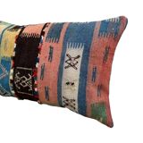 Magnifique coussin Kilim berbère vintage du Maroc