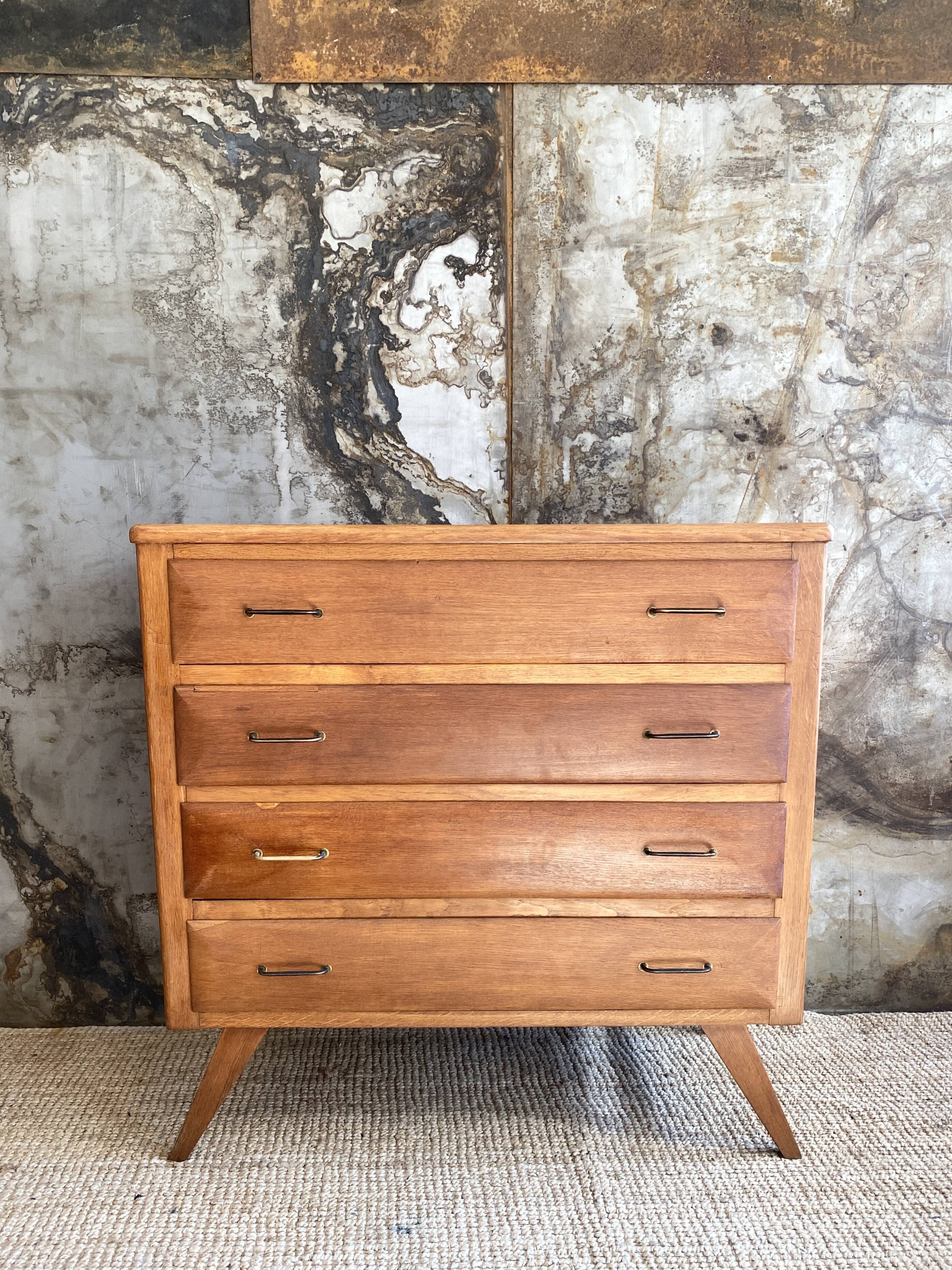 Commode scandinave
