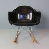 Fauteuil à bascule noir original « Rar » de Charles & Ray Eames, 1977
