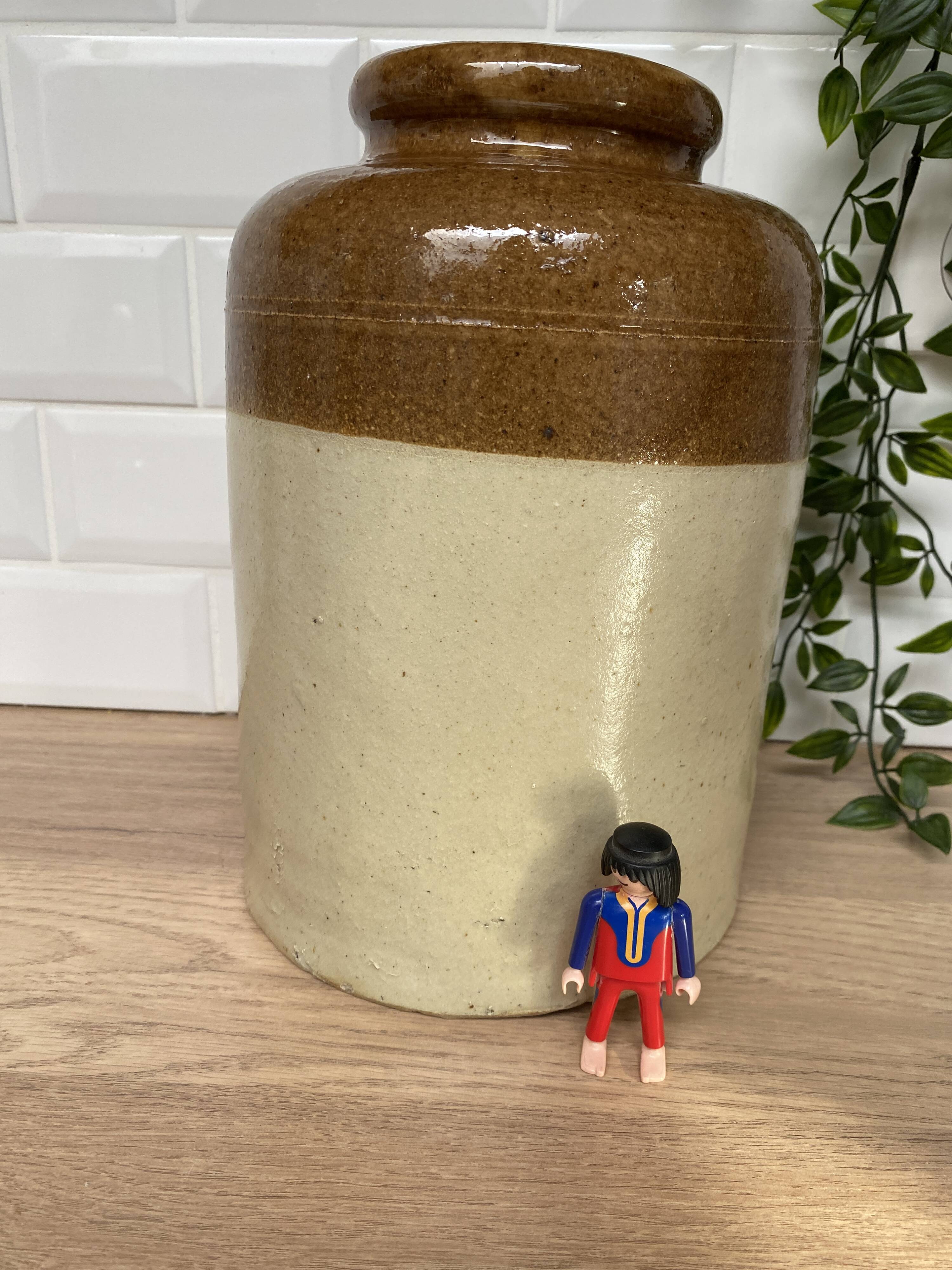 Glazed bicolor sandstone pot