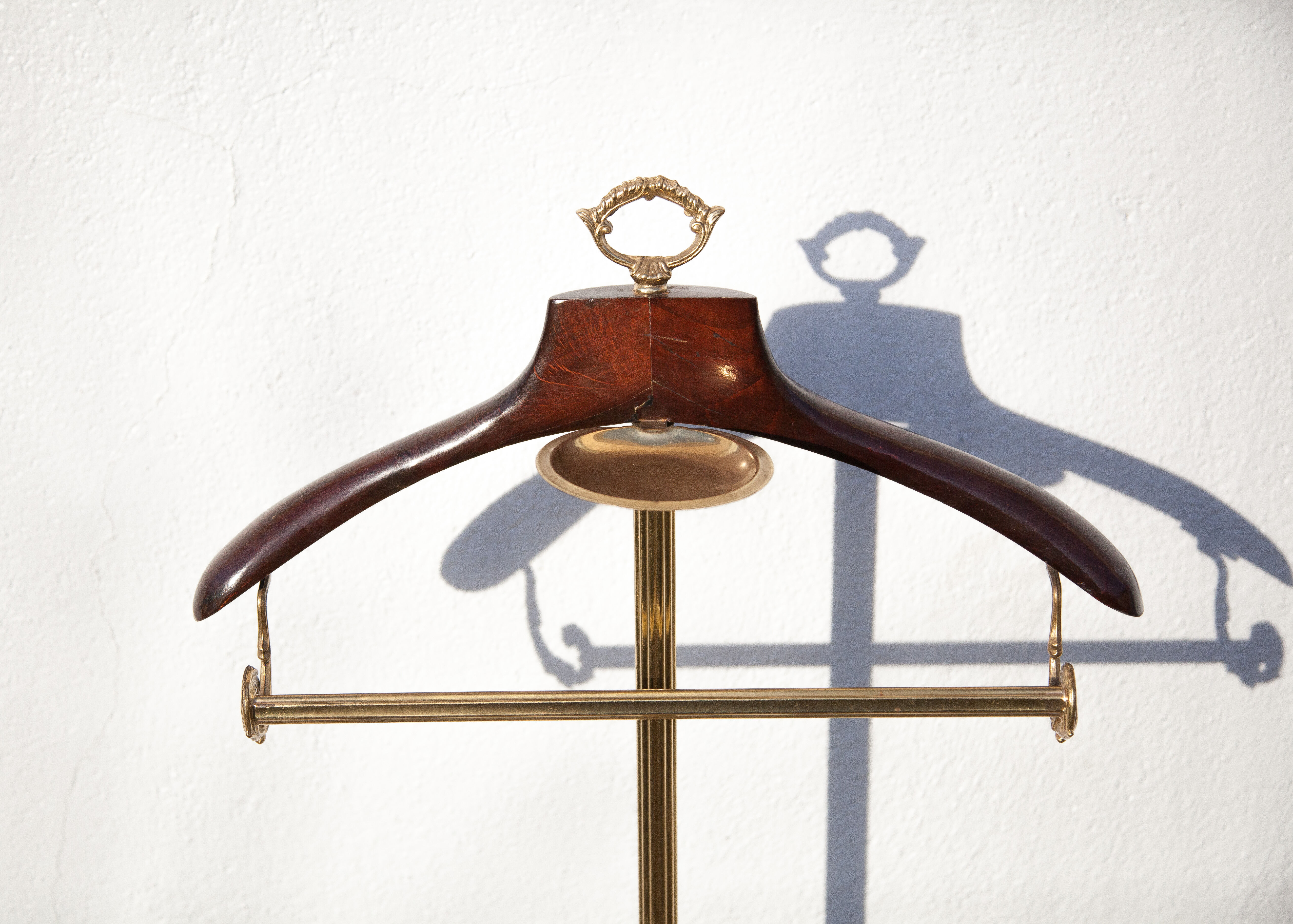 Vintage valet