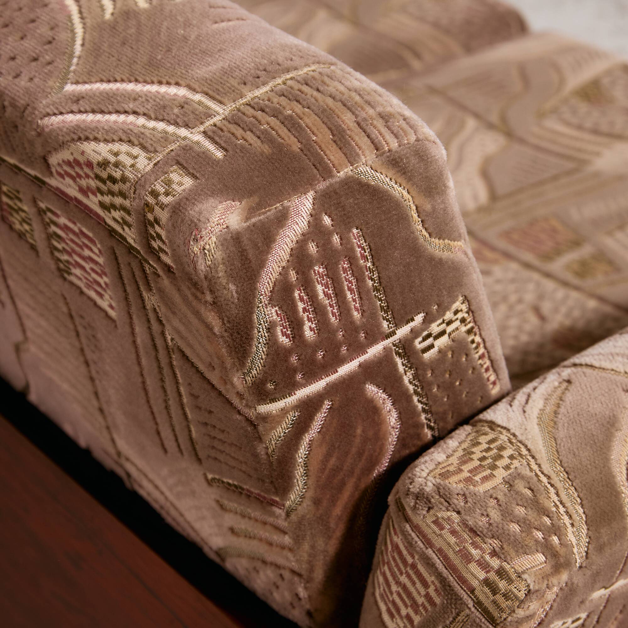 MK11213 Three-seater rosewood sofa