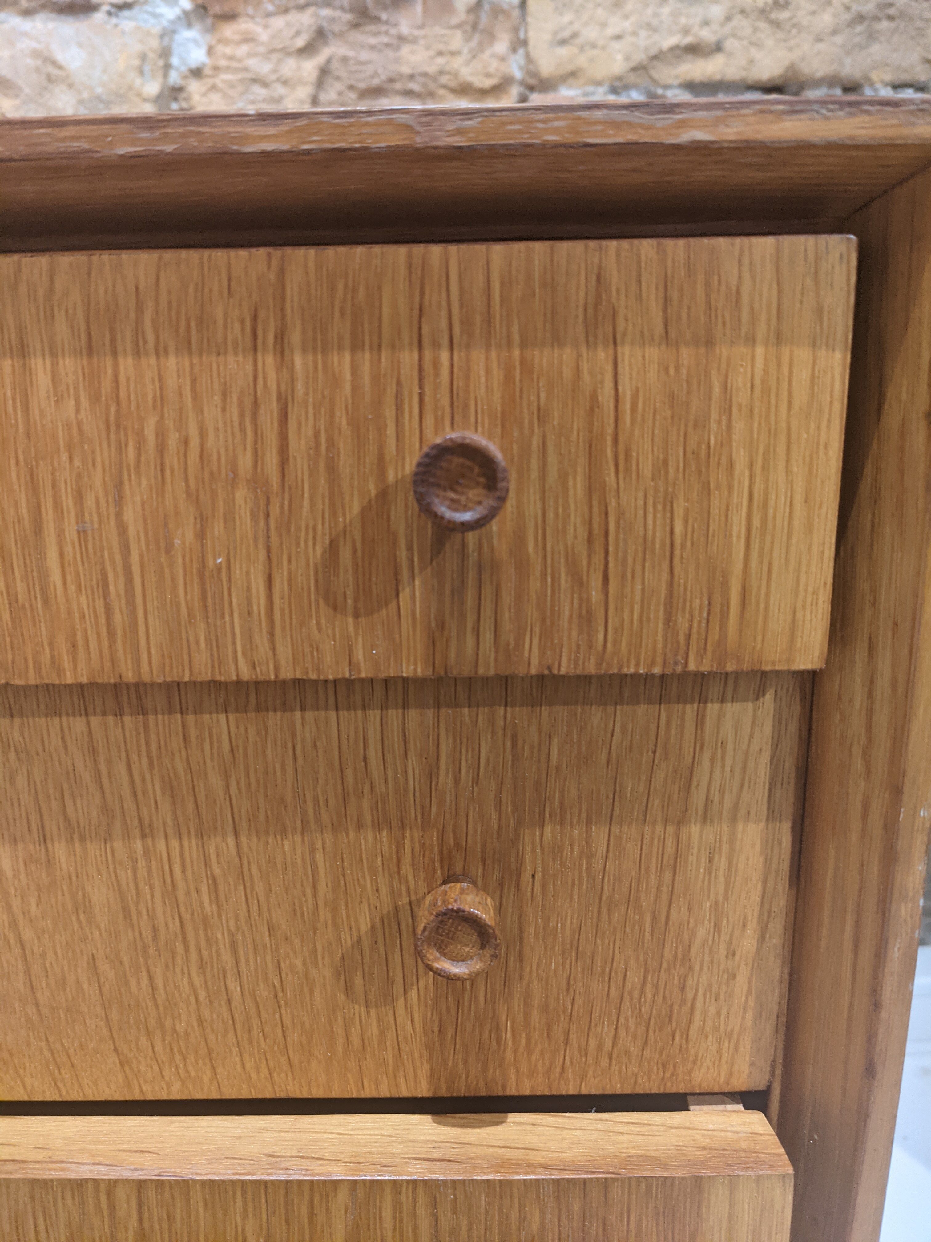 Oak chest of drawers