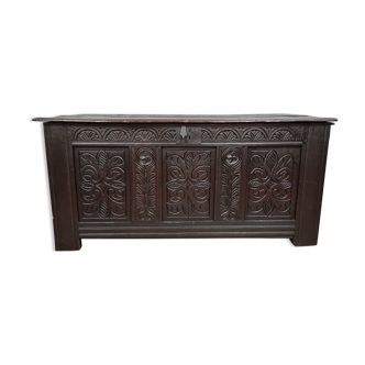 Louis XIV period chest in solid oak with brown patina around 1700