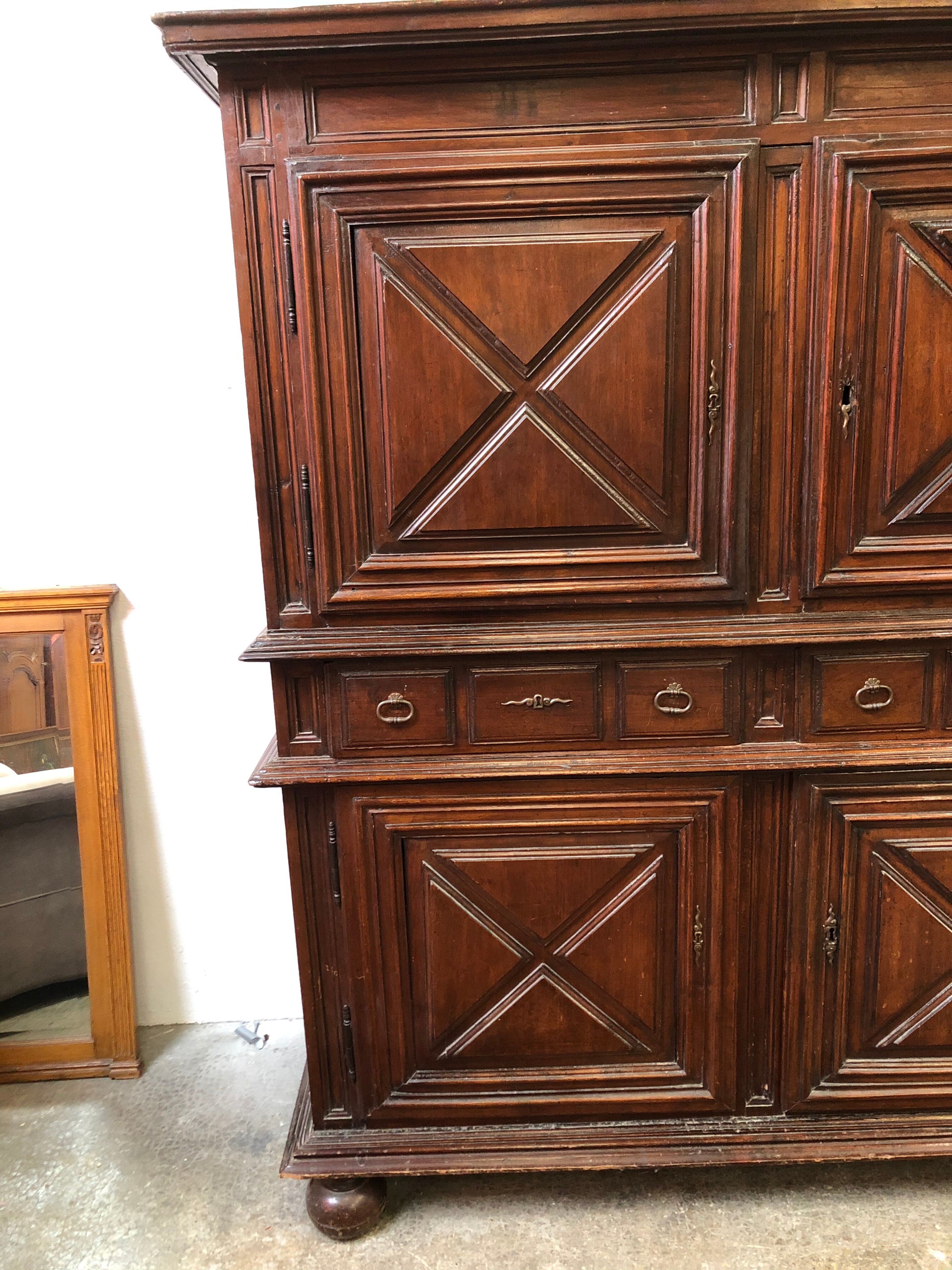 Buffet  2 corps ancien 17/18 éme siècle