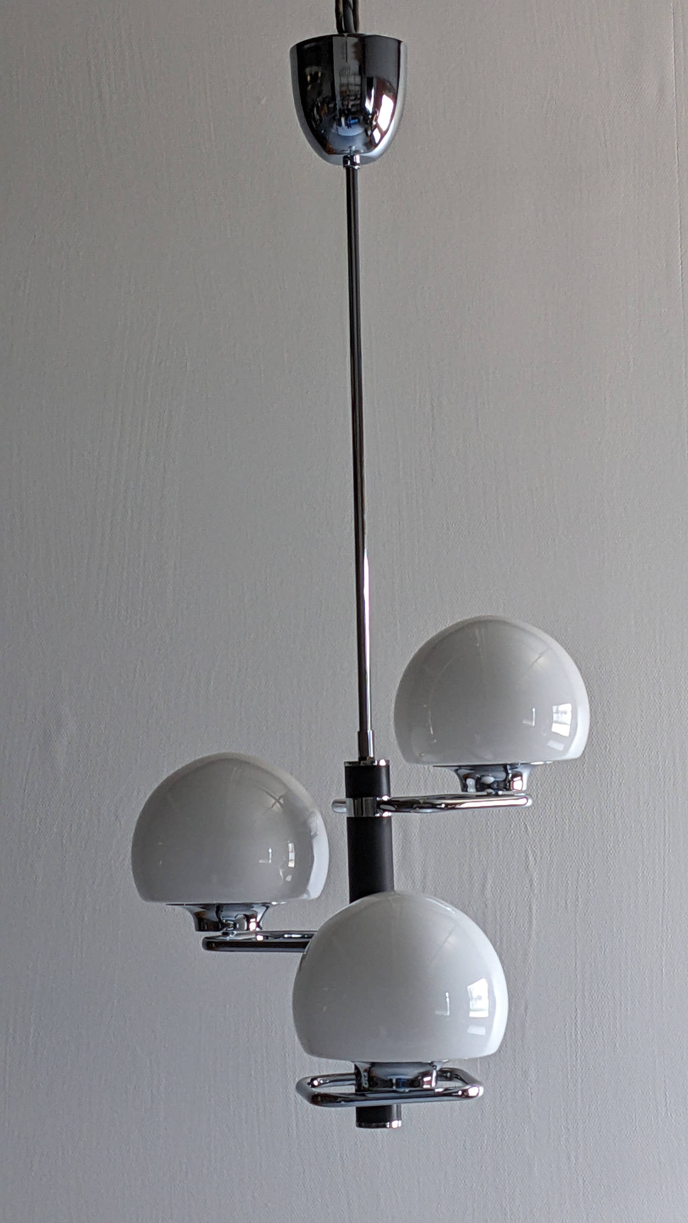 Space Age 3-light chandelier in white opaline, Italy circa 1970