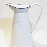 Enamelled metal watering can