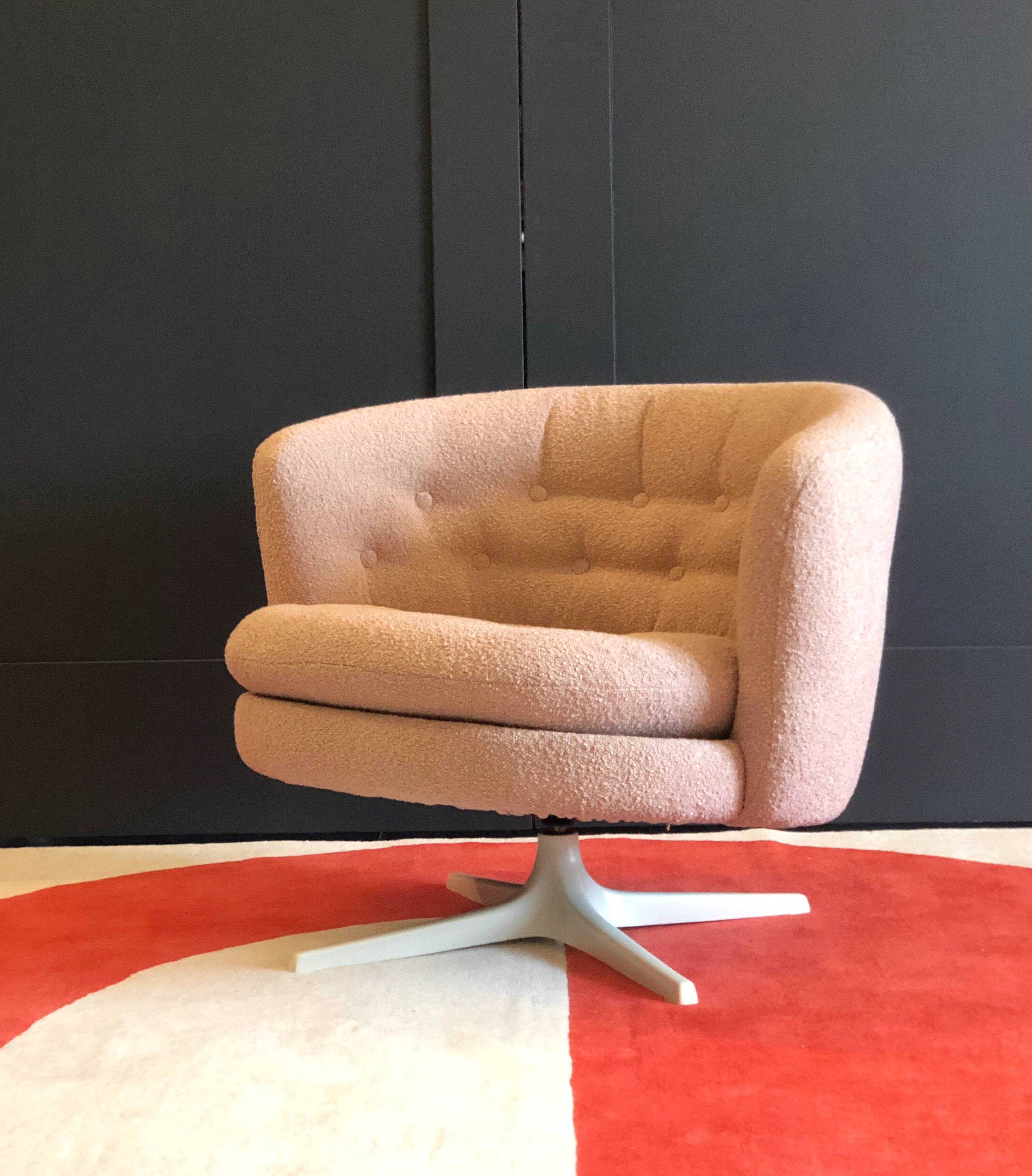 Vintage Scandinavian swivel armchair from the 70s