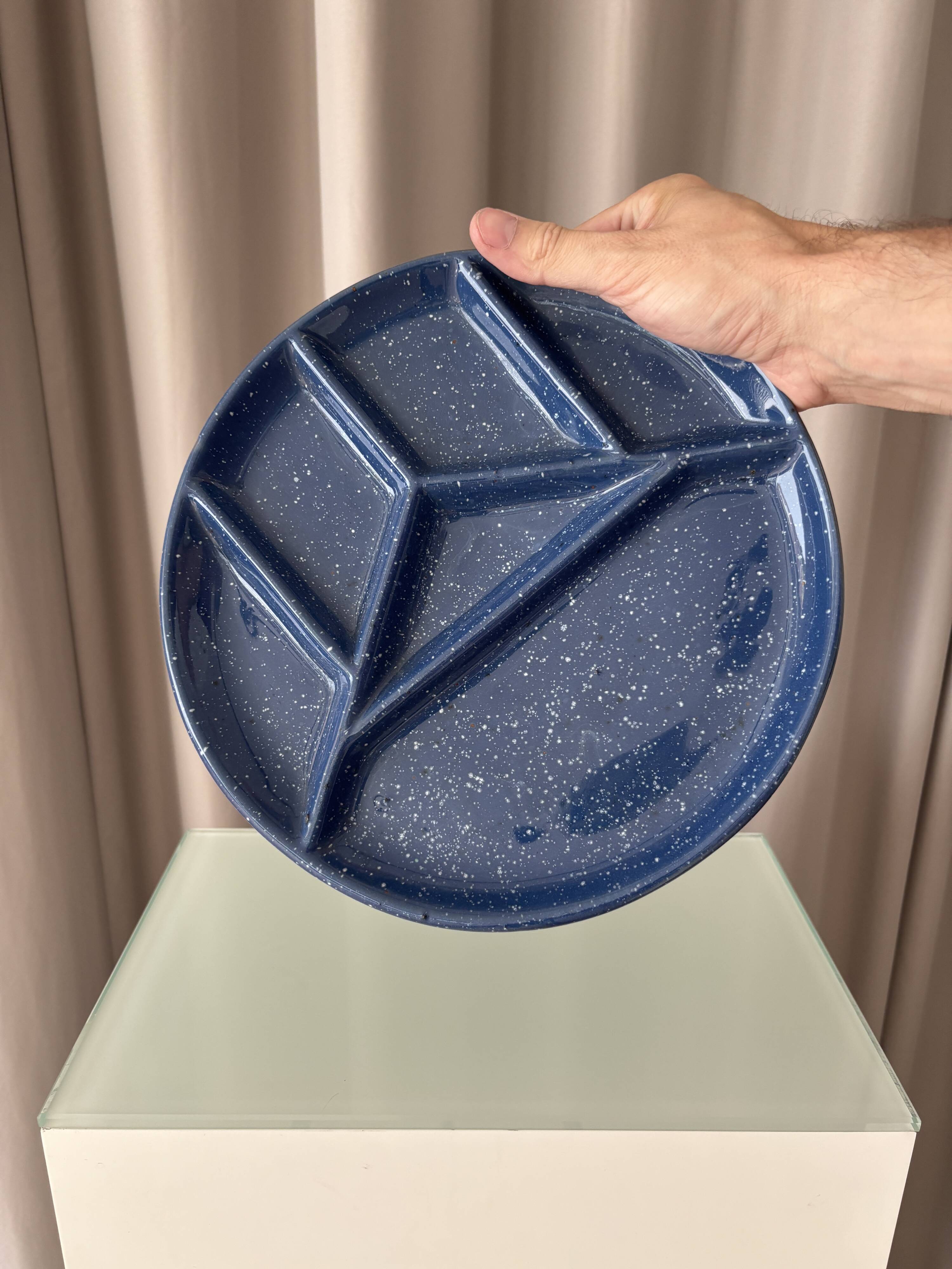 plat de service divisé en céramique artisanale