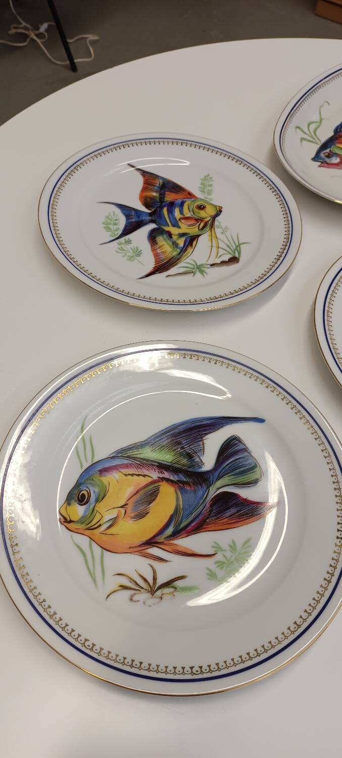 Fish porcelain service