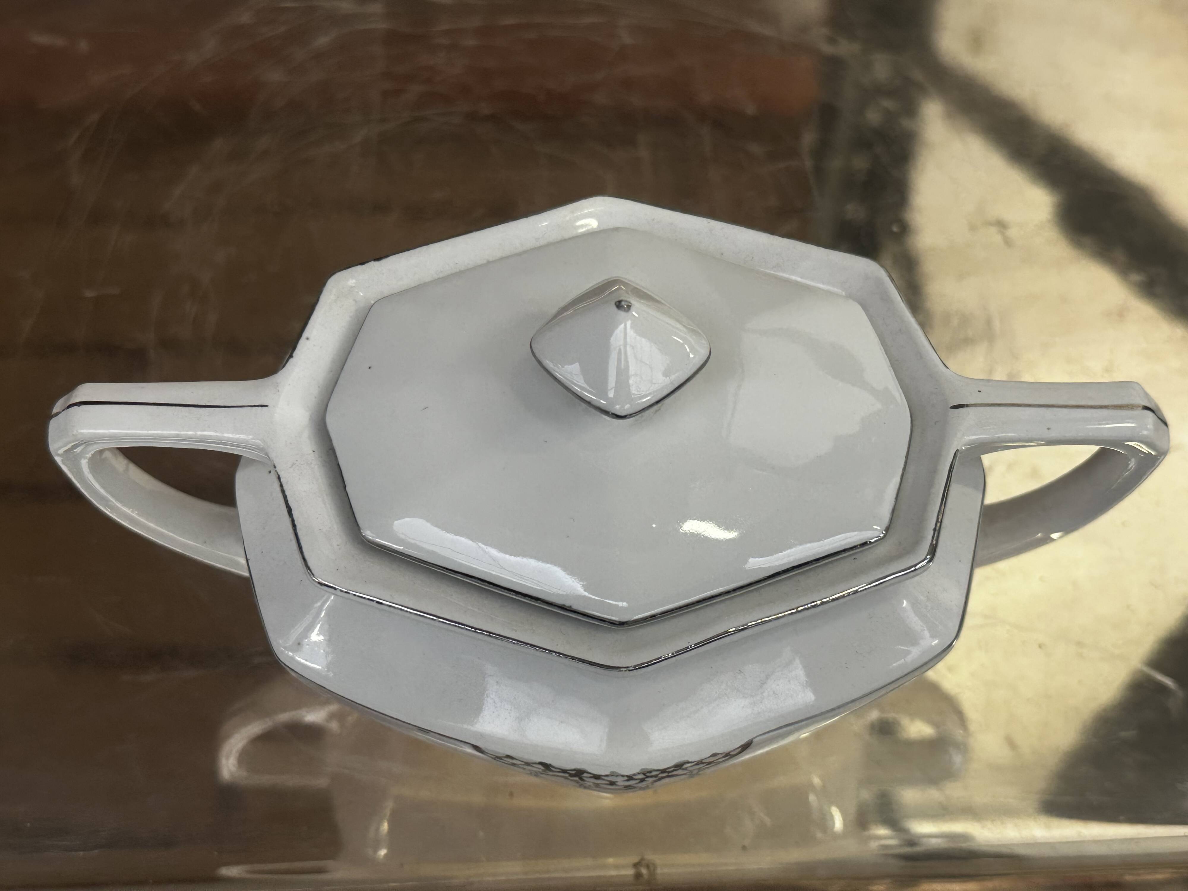 Art Deco sugar bowl circa 1930-40 Czechoslovakian porcelain - Silver trim