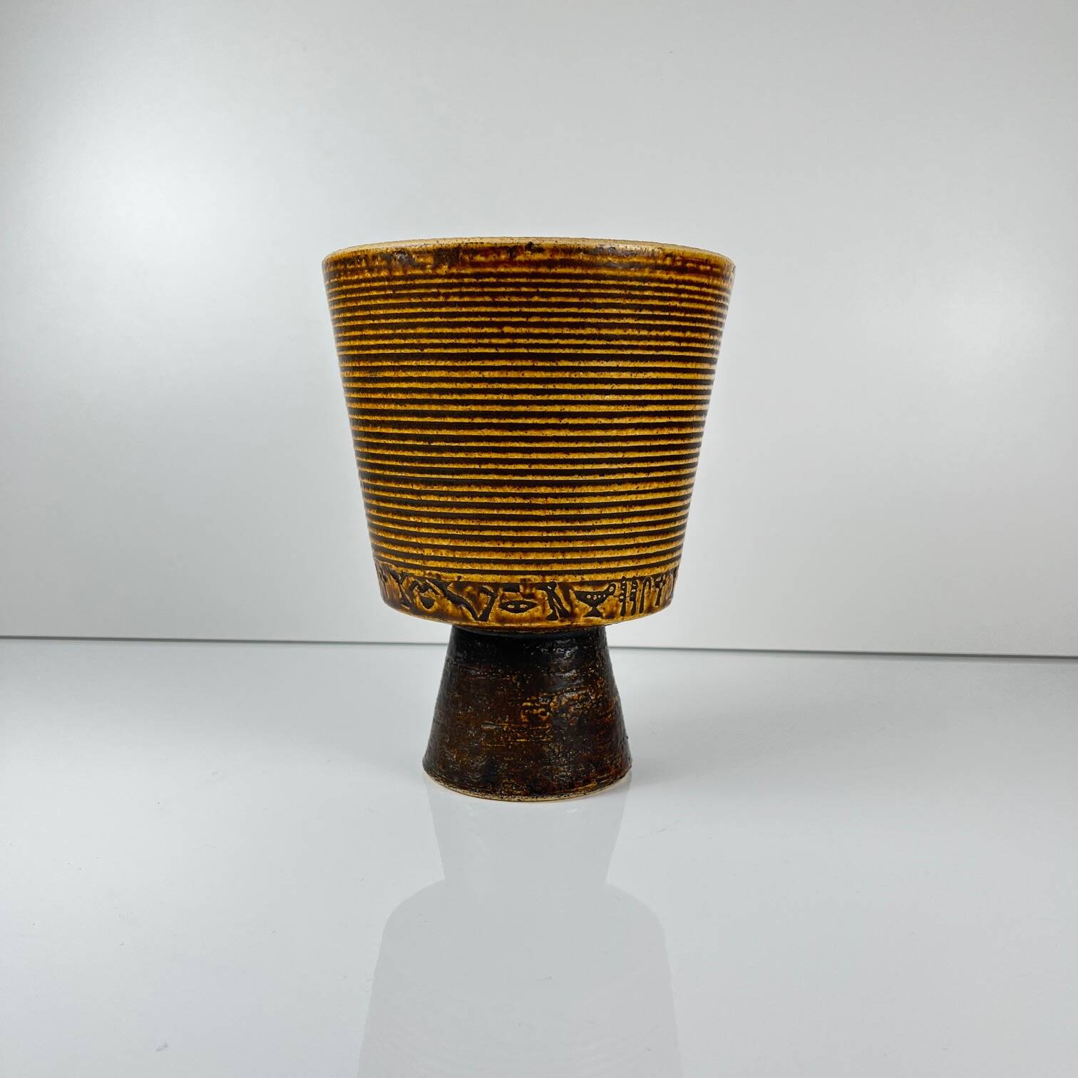 Ceramic flowerpot, 1970