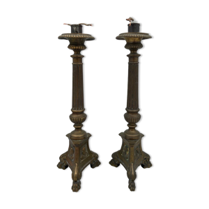 Paire de bougeoirs en bronze eglise
