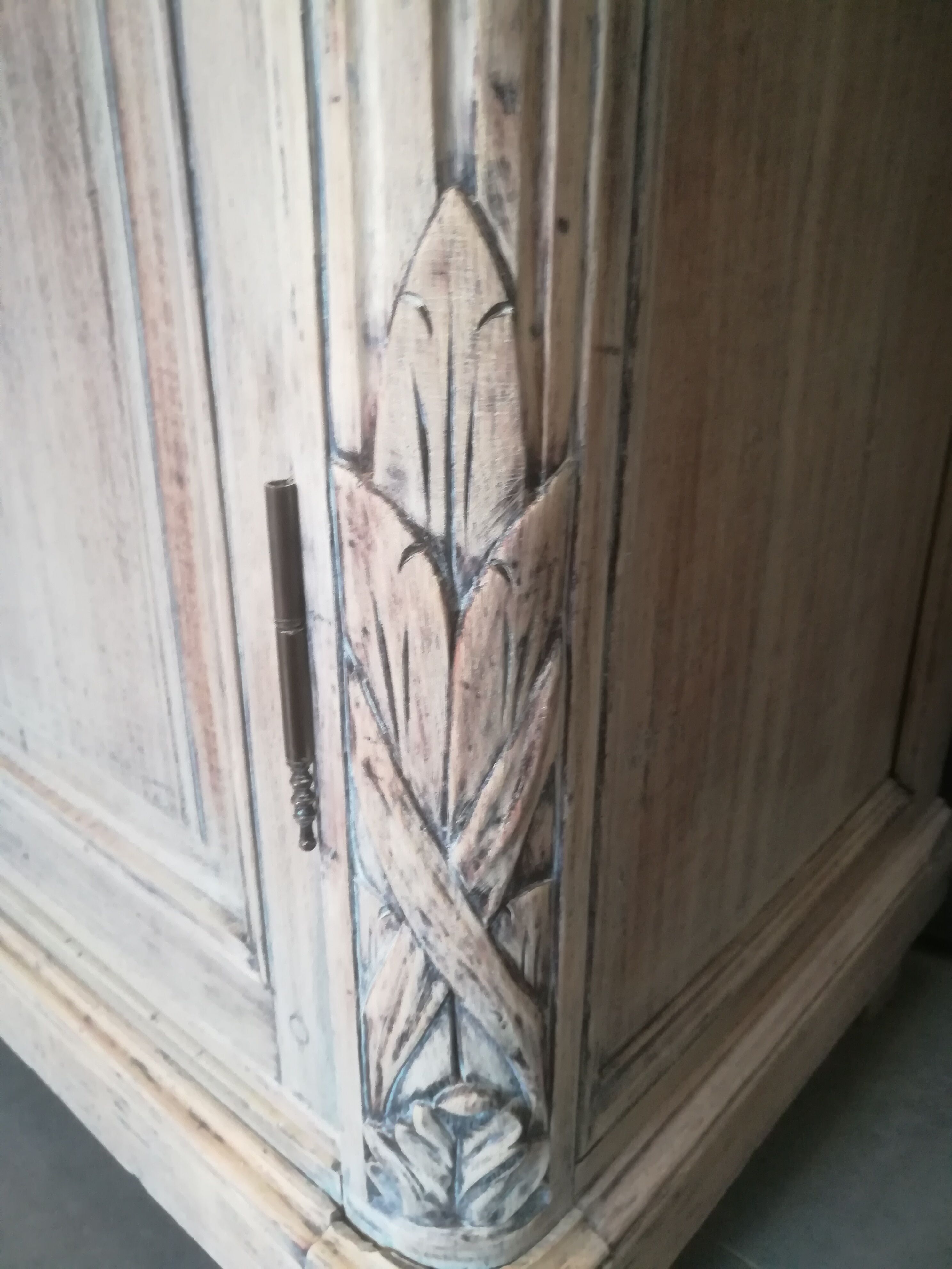 Mid-nineteenth century hindered oak