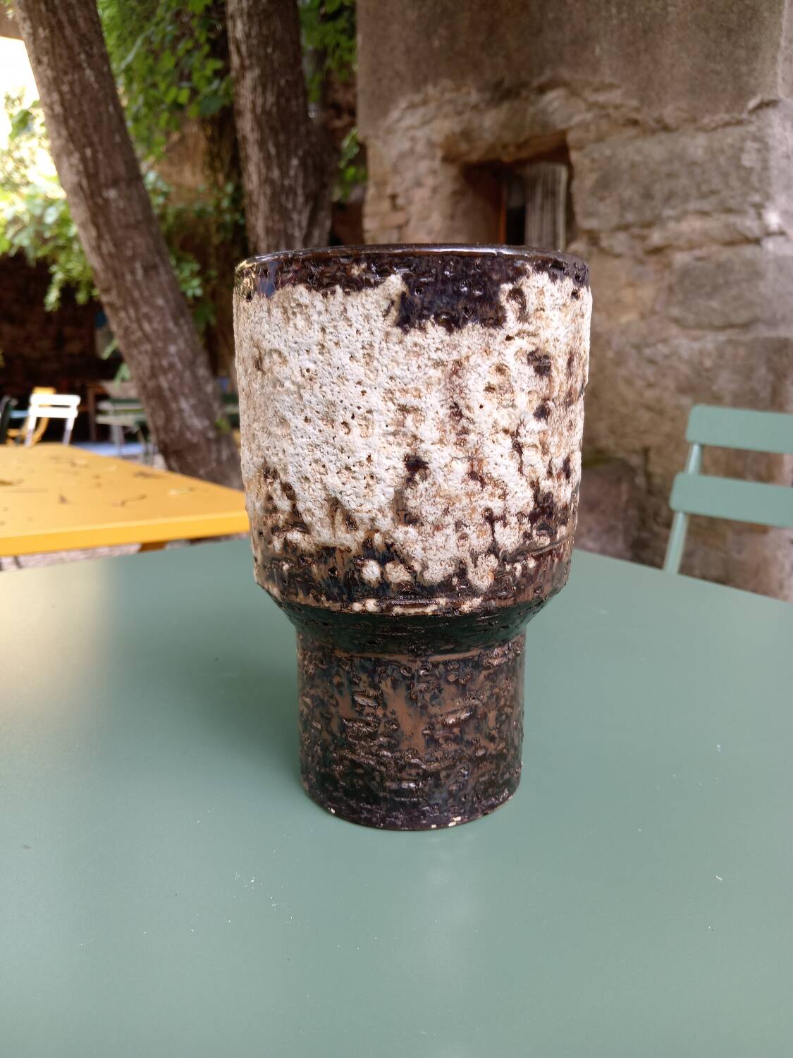 Vase de style brutaliste en céramique
