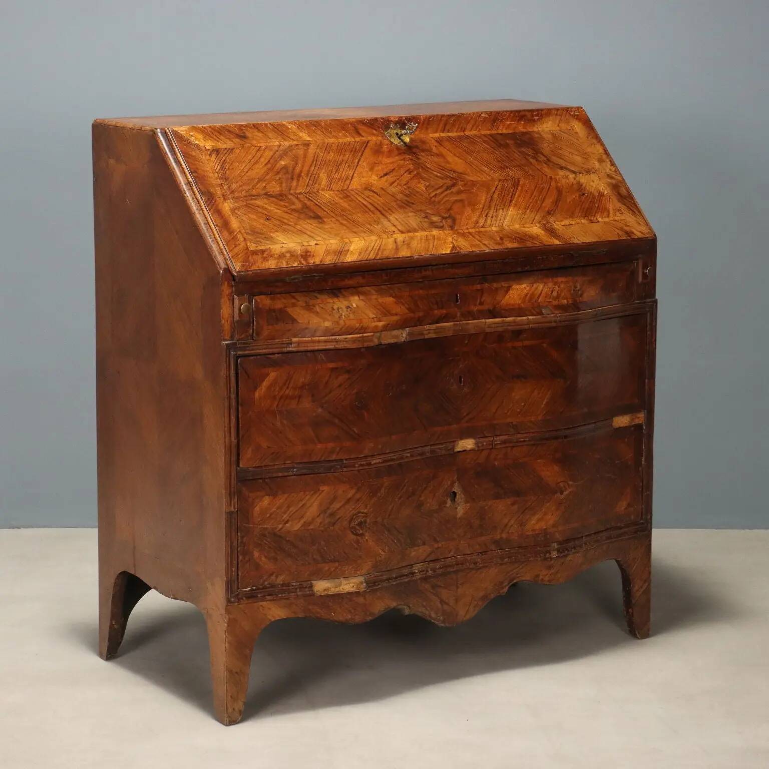 Cabinet secrétaire ancien à abattant en bois de rose, 9 tiroirs, XVIIIe siècle