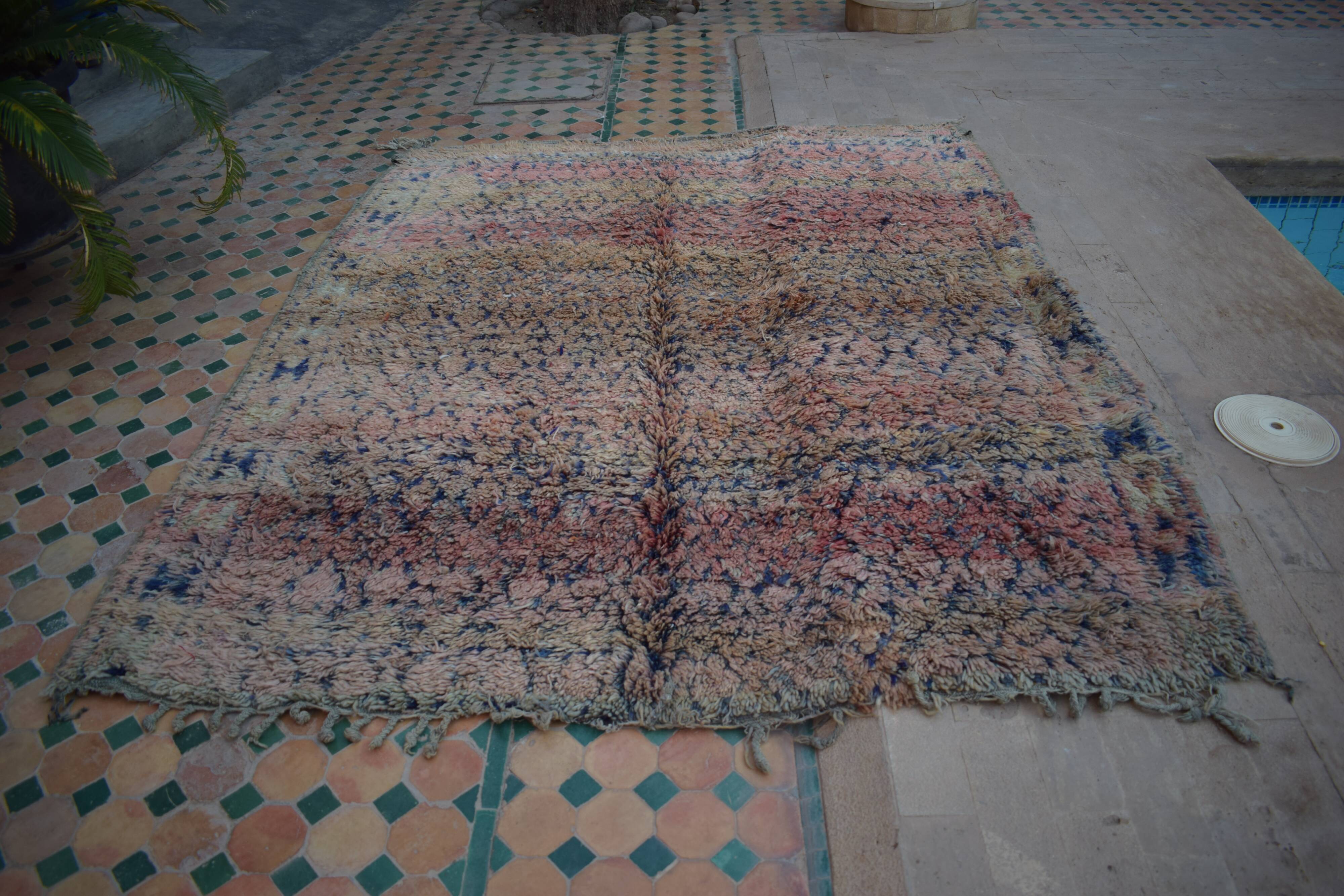 Vintage moroccan berber rug, 228x190 cm