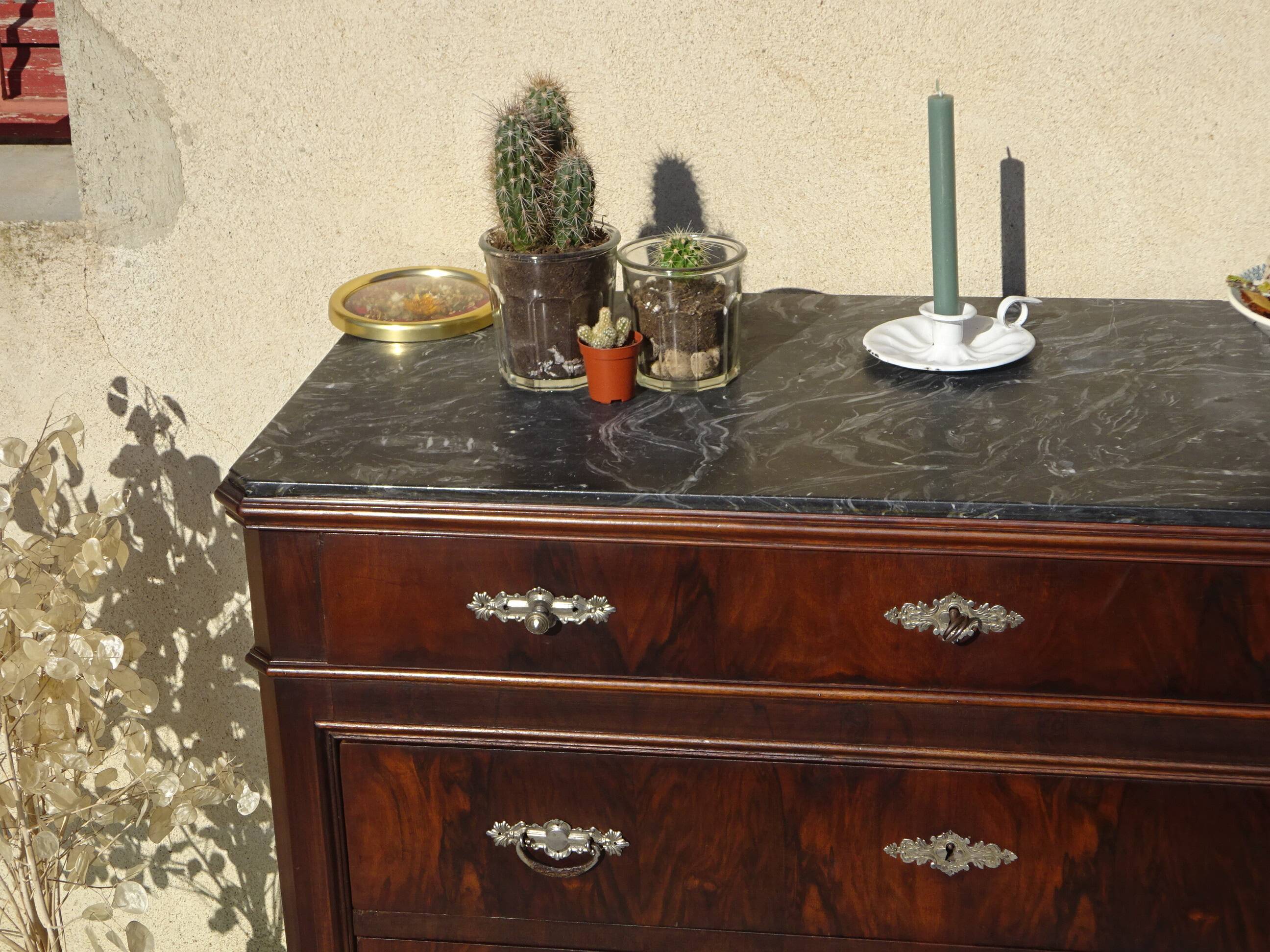 Walnut chest of drawers, black marble top