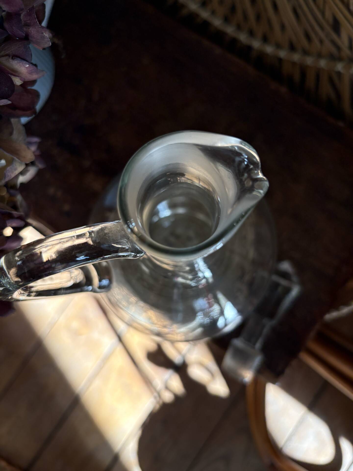 Ancienne carafe en cristal à décanter à vin