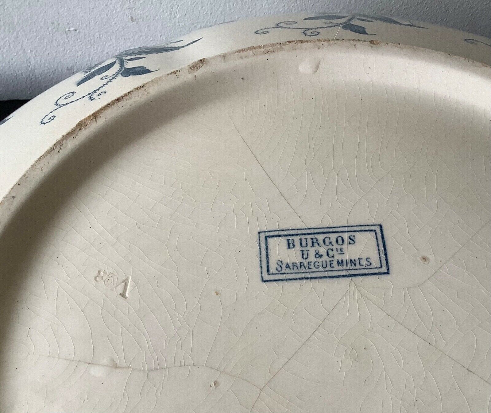 Vasque in earthenware